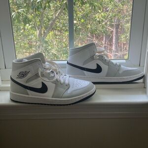 Authentic Nike Air Jorden "Grey Fog" Womens size 9. Worn twice. Good condition.